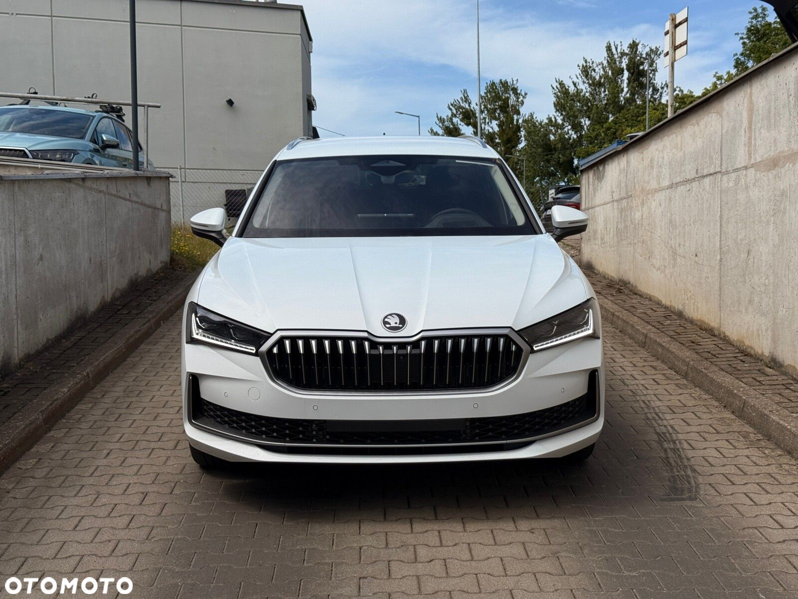 Skoda Superb 2.0 TDI SCR 4x4 L&K DSG - 3