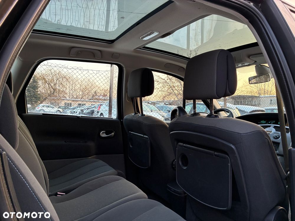 Renault Scenic 1.6 16V 110 Authentique - 11