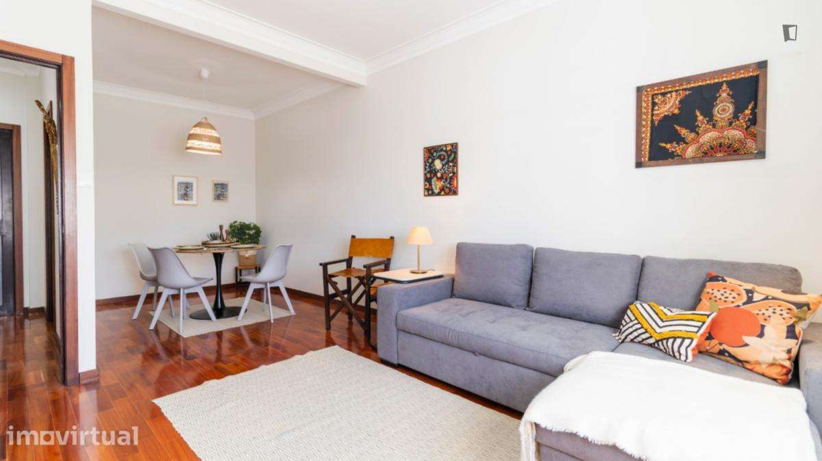Apartamento com 2 quartos - localizado em Paranhos Porto - Grande imagem: 2/11