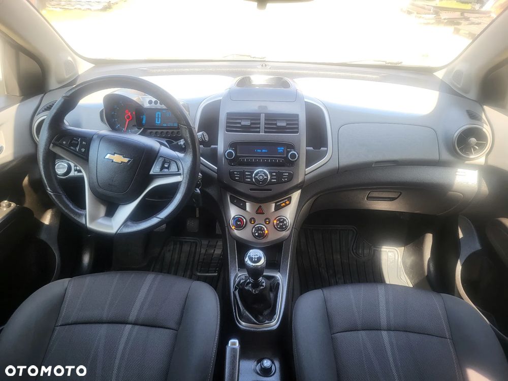 Chevrolet Aveo 1.6 LTZ - 16