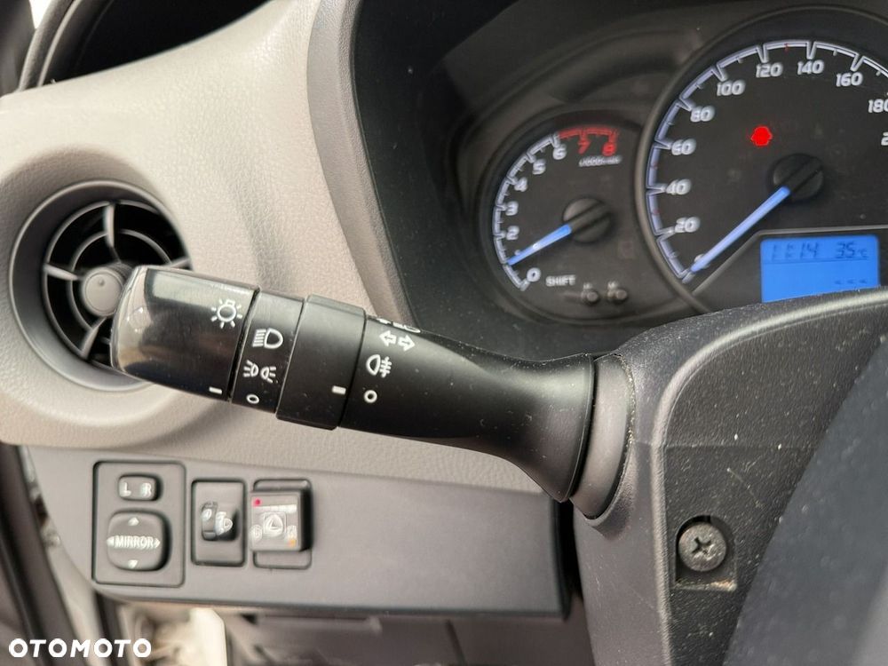 Toyota Yaris - 25