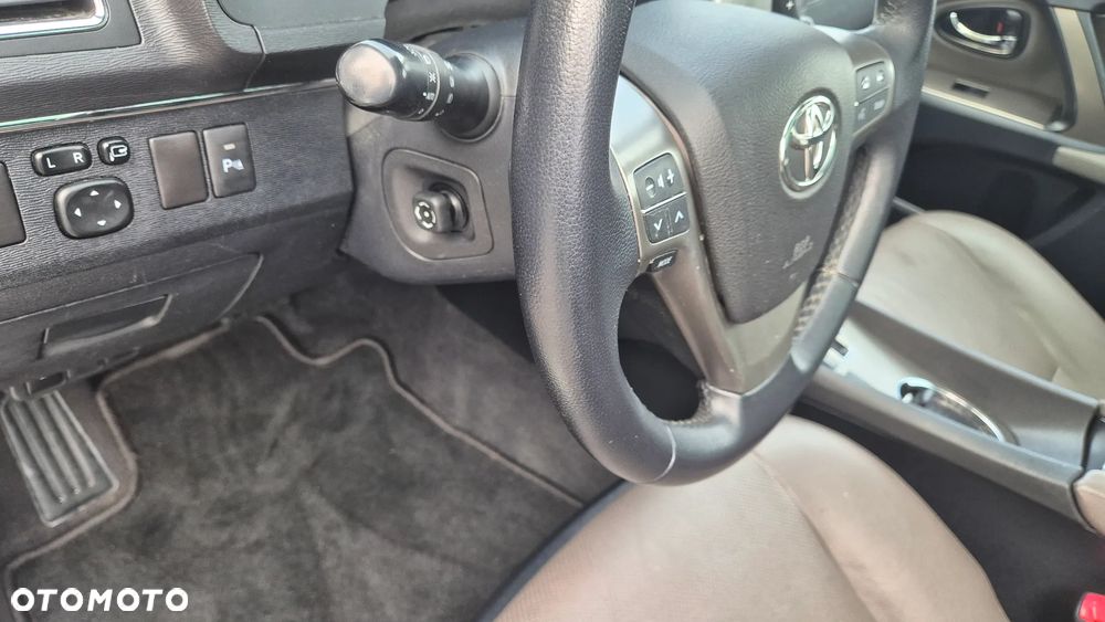 Toyota Avensis - 18