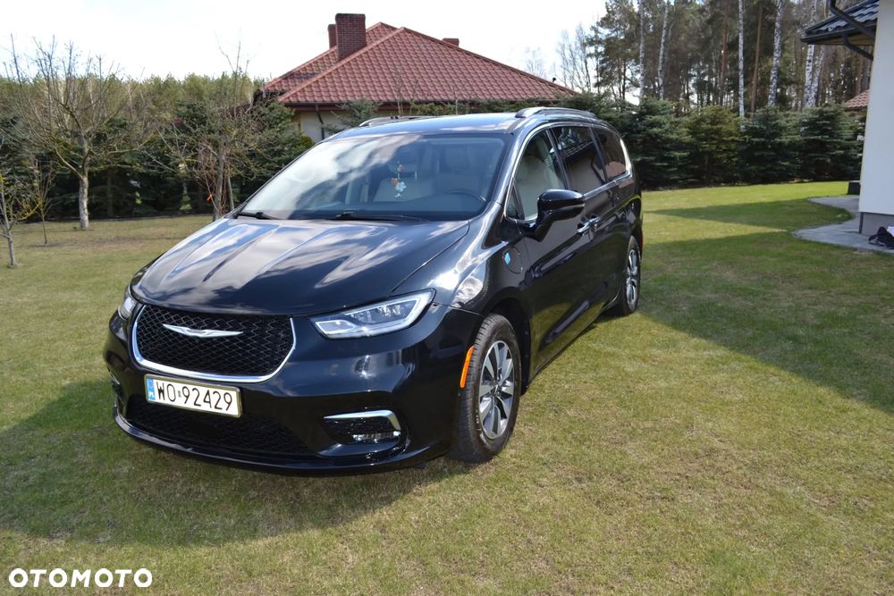 Chrysler Pacifica - 1