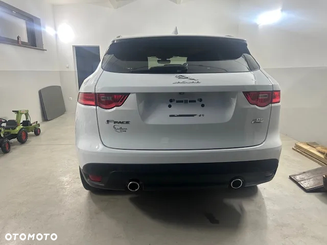 Jaguar F-Pace - 5