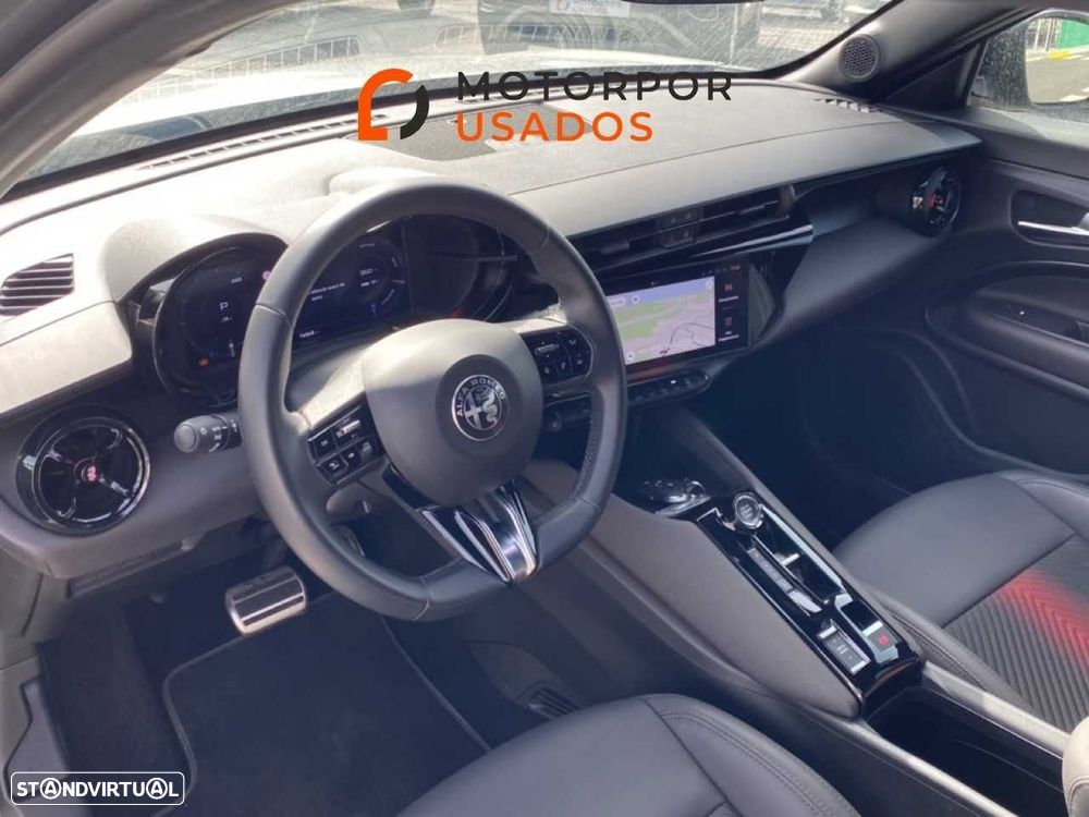 Alfa Romeo Junior 54 kWh Sport Speciale - 10