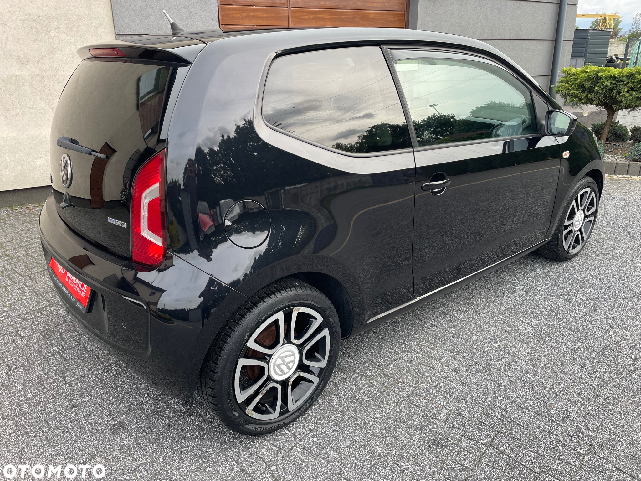 Volkswagen up! (BlueMotion Technology) move - 8