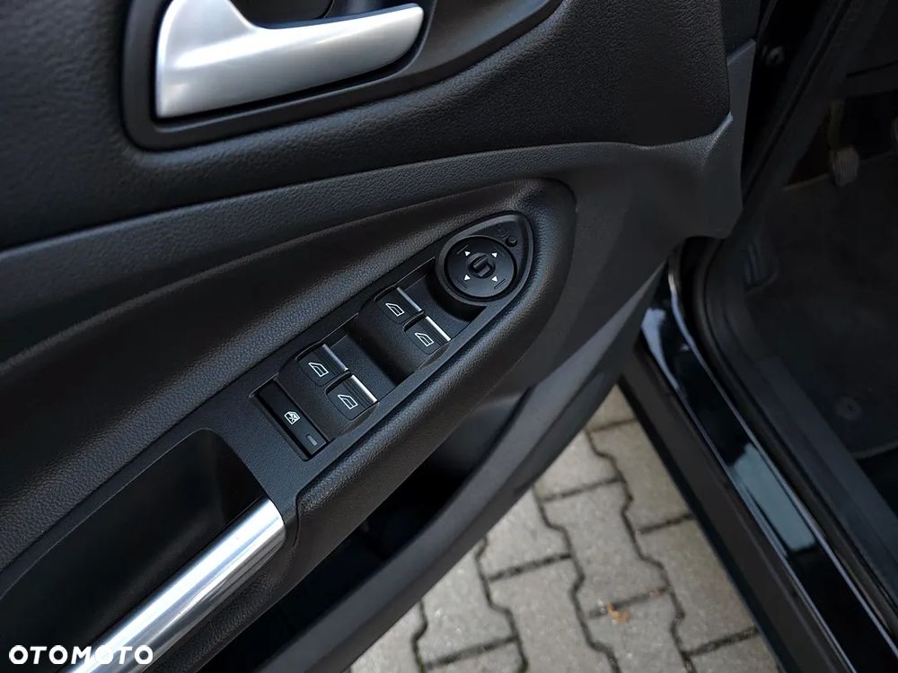 Ford Kuga 2.0 TDCi FWD Titanium Plus - 36
