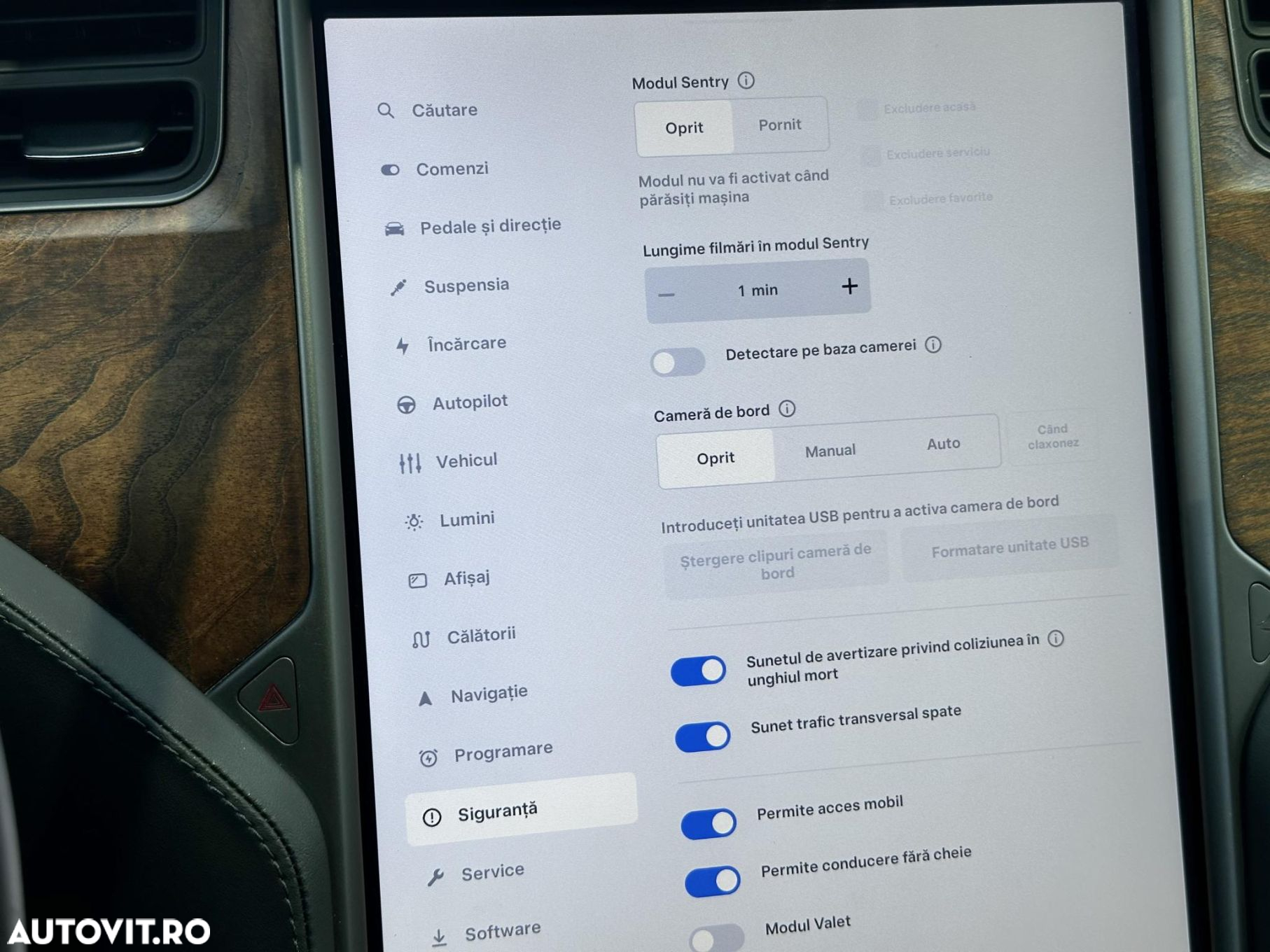 Tesla Model X - 20