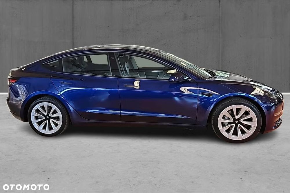 Tesla Model 3 2023 photo 3