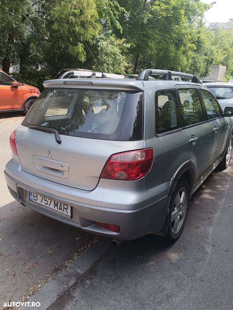 Mitsubishi Outlander 2.0 Comfort 4x4 - 7