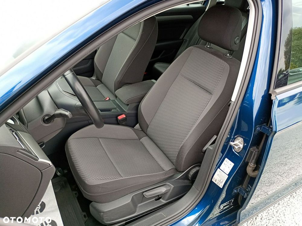 Volkswagen Passat Variant 2.0 TDI EVO Essence - 21