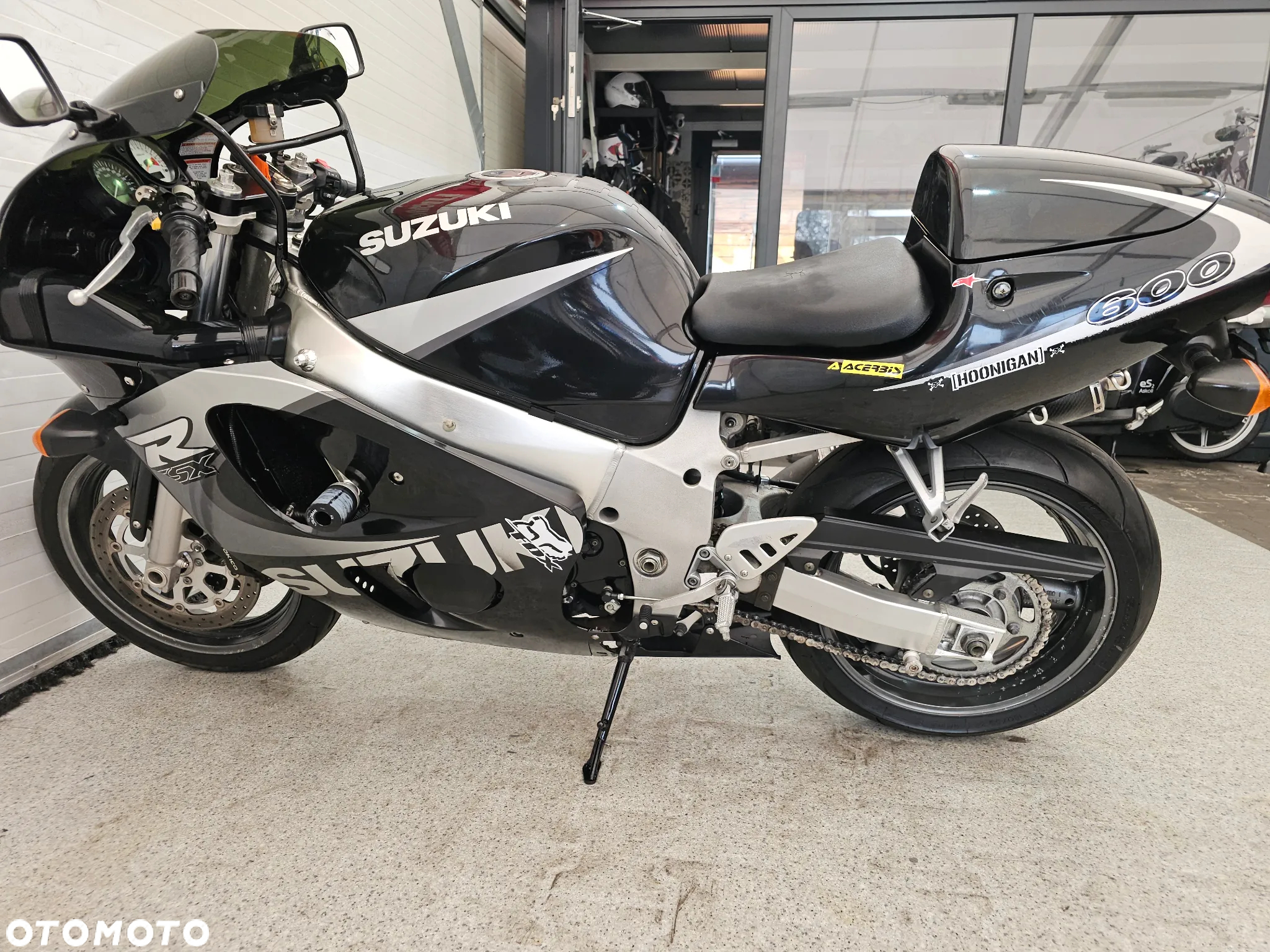 Suzuki GSX - 17