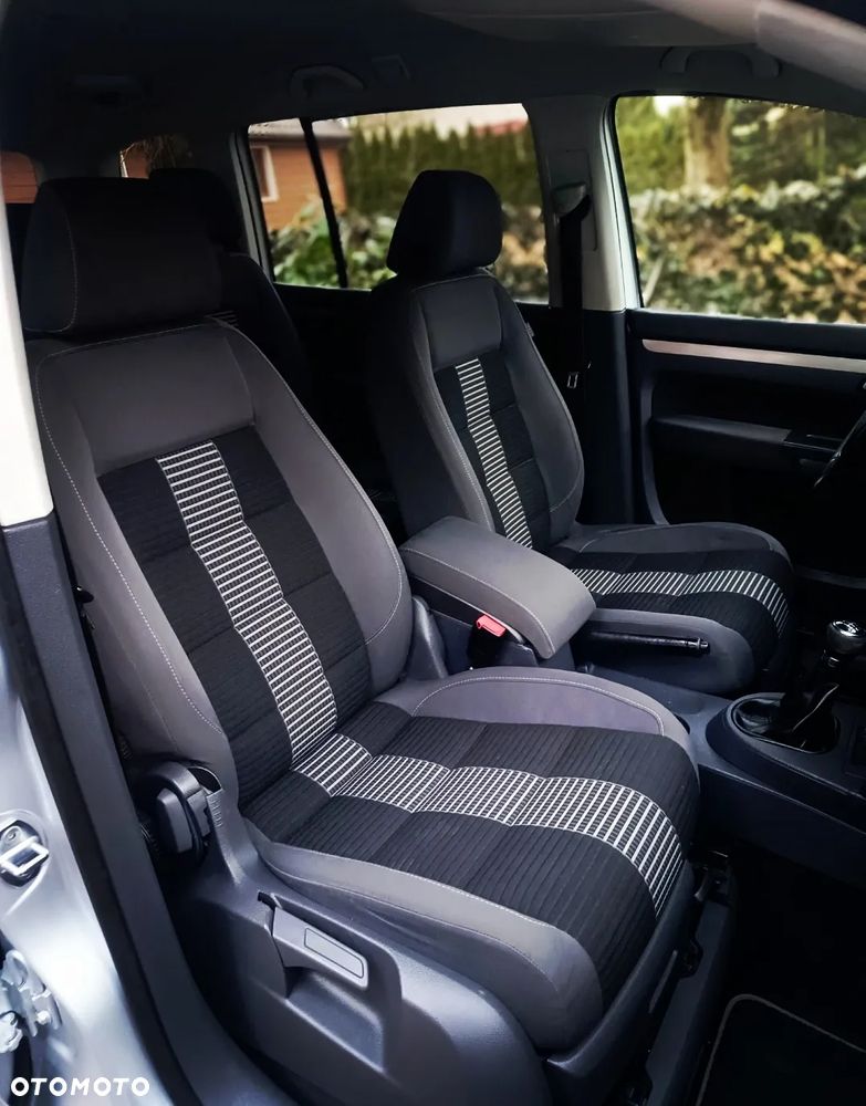 Volkswagen Touran 1.9 TDI DPF Goal - 11