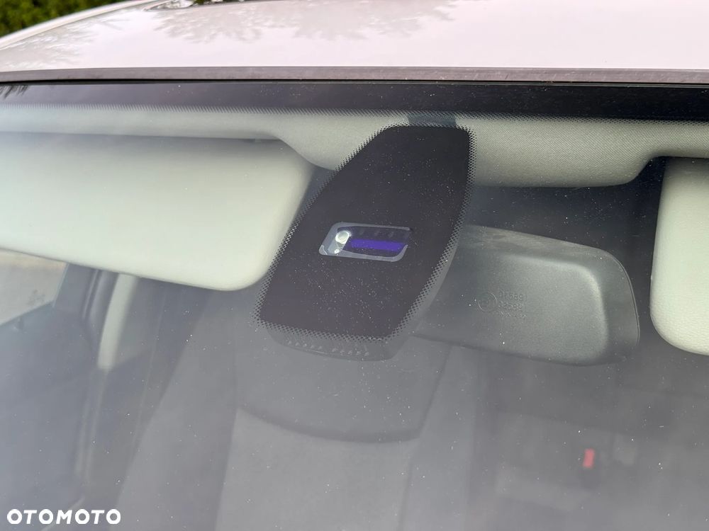 BMW Seria 3 320i - 12