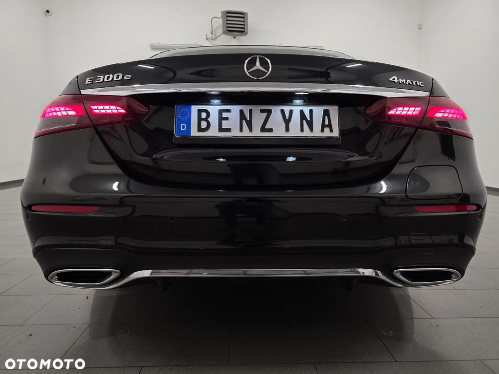 Mercedes-Benz Klasa E 300 4Matic 9G-TRONIC AMG Line - 38