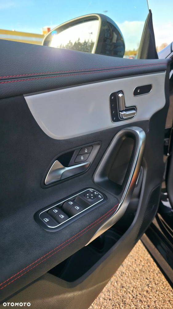 Mercedes-Benz CLA AMG 35 mHEV 4-Matic 8G-DCT - 15