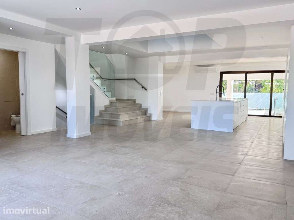 Moradia Contemporânea T3+3 com Elevador Privativo - Vilamoura 1.400... - Grande imagem: 2/28