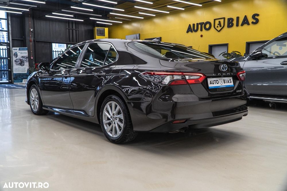Toyota Camry Executive - 6