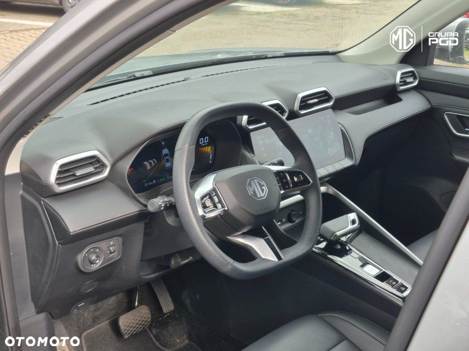 MG ZS - 8