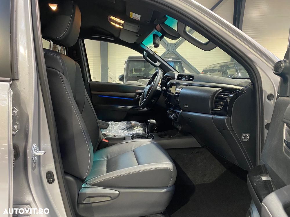 Toyota Hilux 2.8D 204CP 4x4 Double Cab AT MHEV Invincible - 15