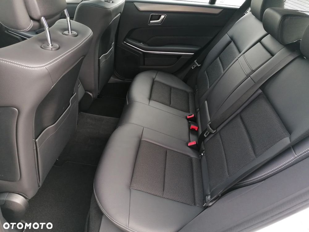 Mercedes-Benz Klasa E 200 T CDI DPF BlueEFFICIENCY 7G-TRONIC - 33