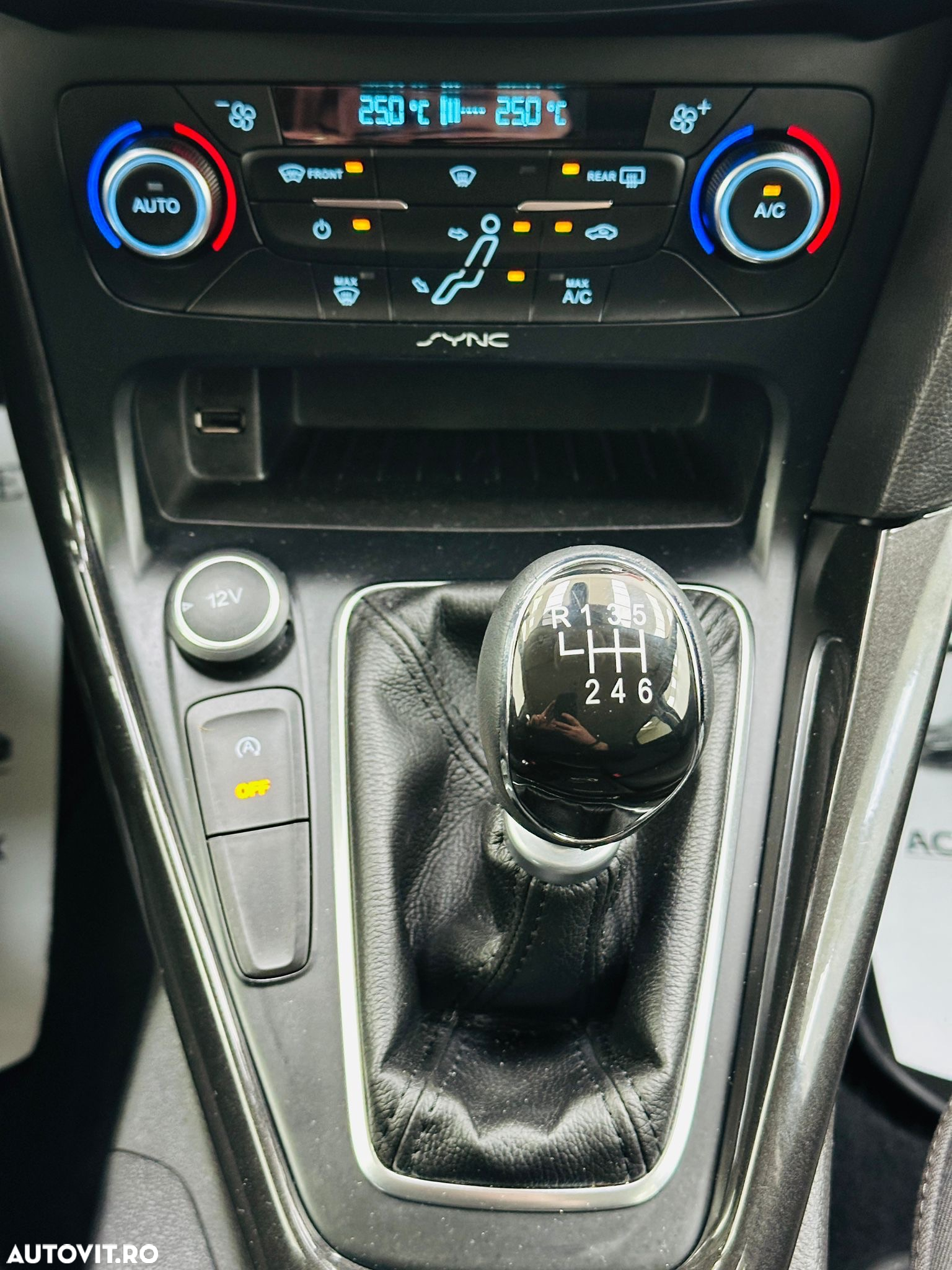 Ford Focus - 26