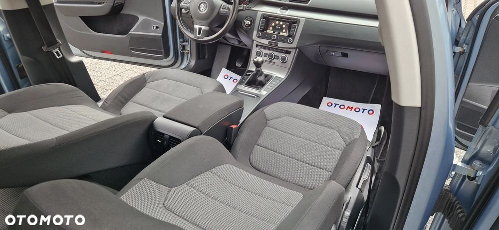 Volkswagen Passat 2.0 TDI Highline - 29