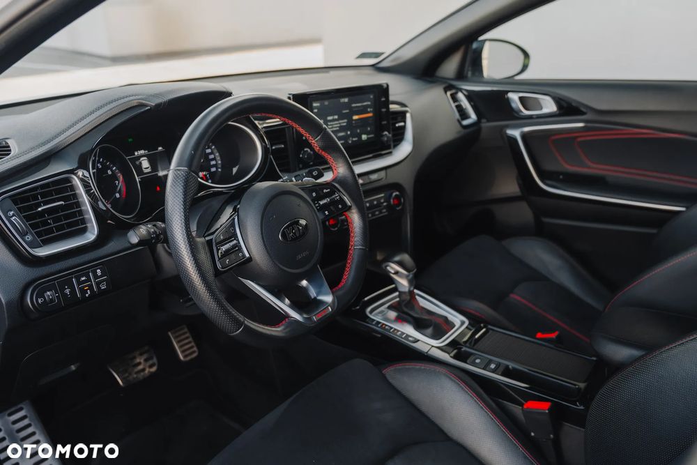Kia ProCeed - 31