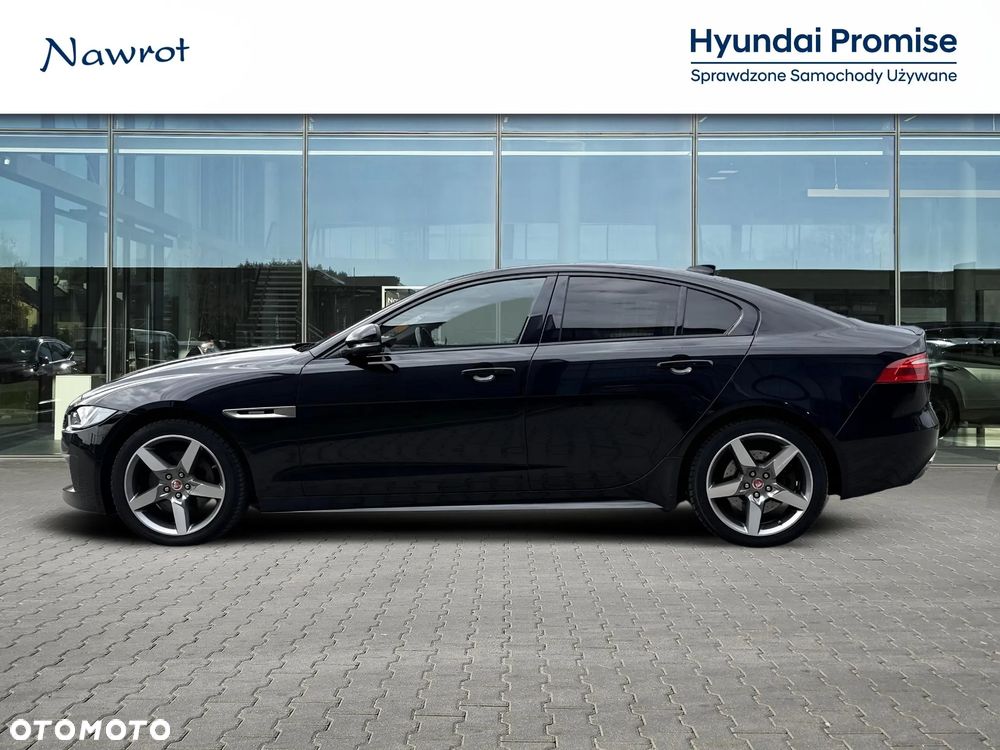 Jaguar XE 2.0 D AWD R-Sport - 2