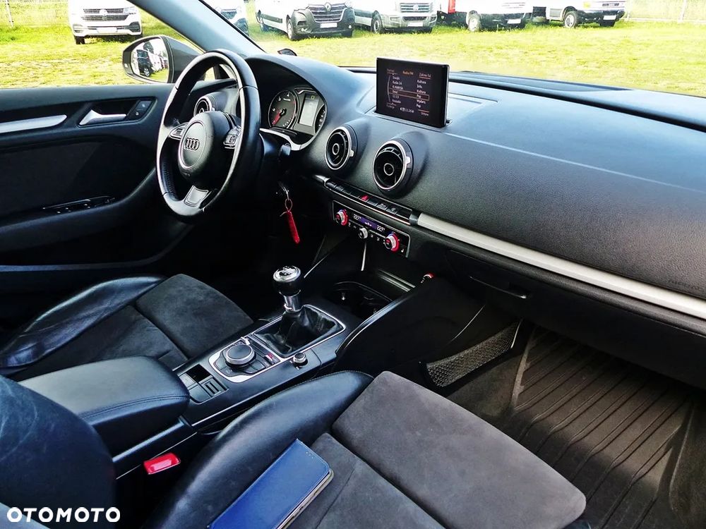 Audi A3 Sportback 2.0 TDI S line Sportpaket - 26