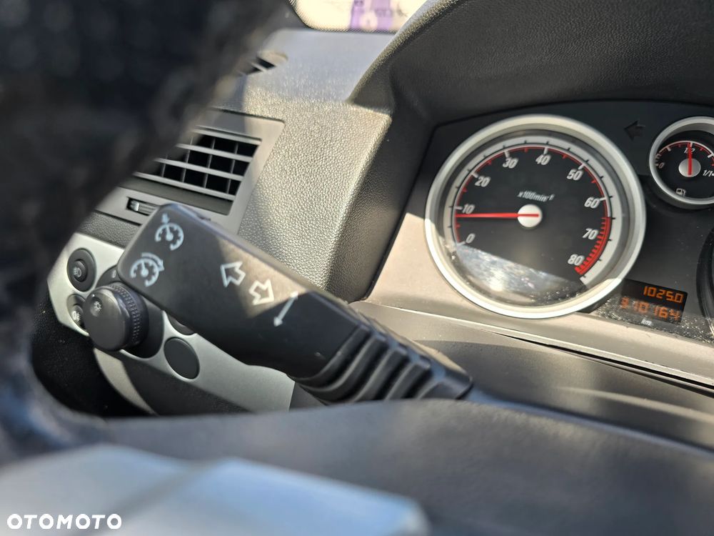 Opel Astra 1.6 T Sport - 21