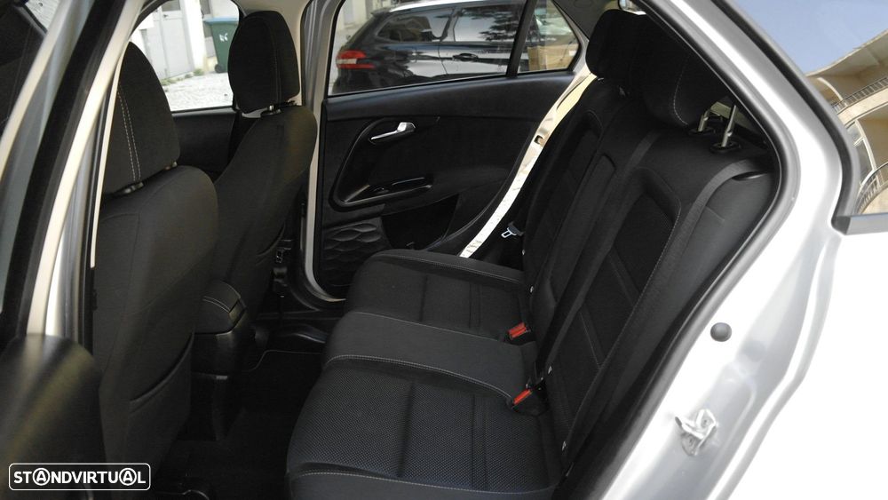 Fiat Tipo Station Wagon 1.3 M-Jet Easy - 23