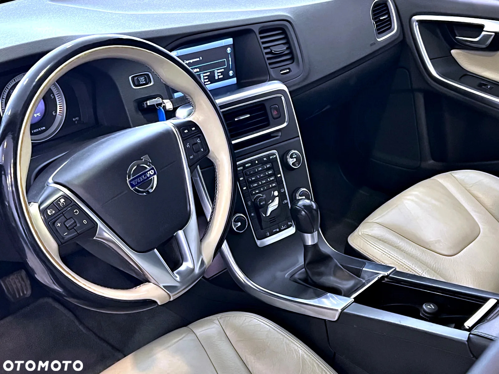 Volvo V60 D5 Summum - 13
