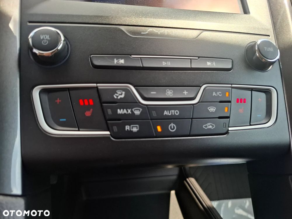 Ford Mondeo SW - 22