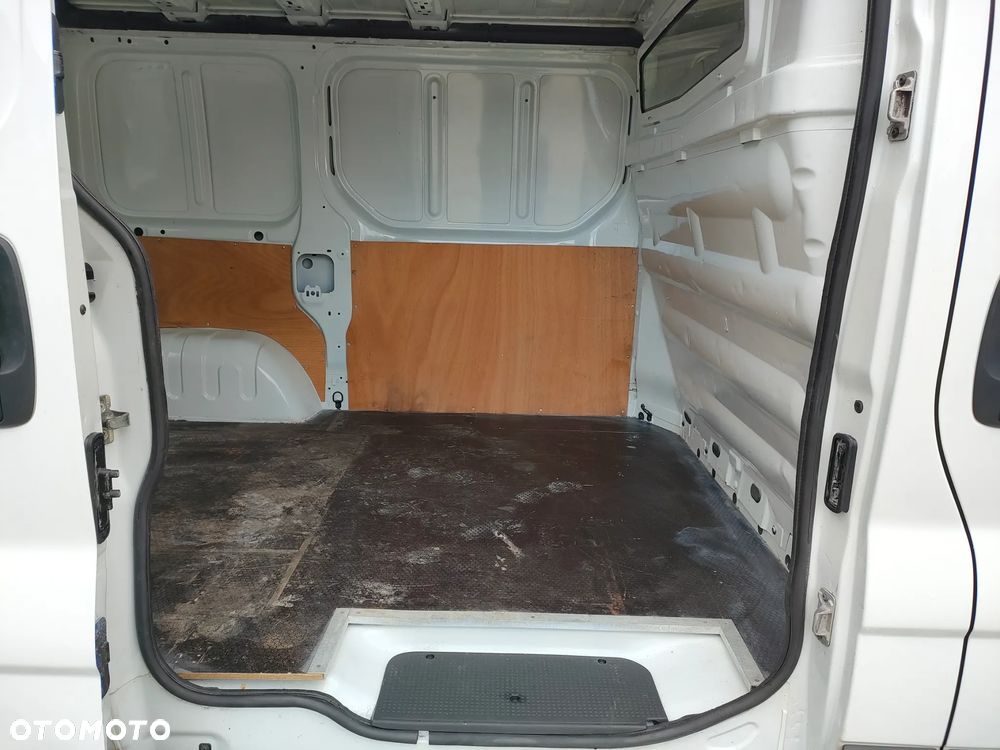Opel Vivaro - 21