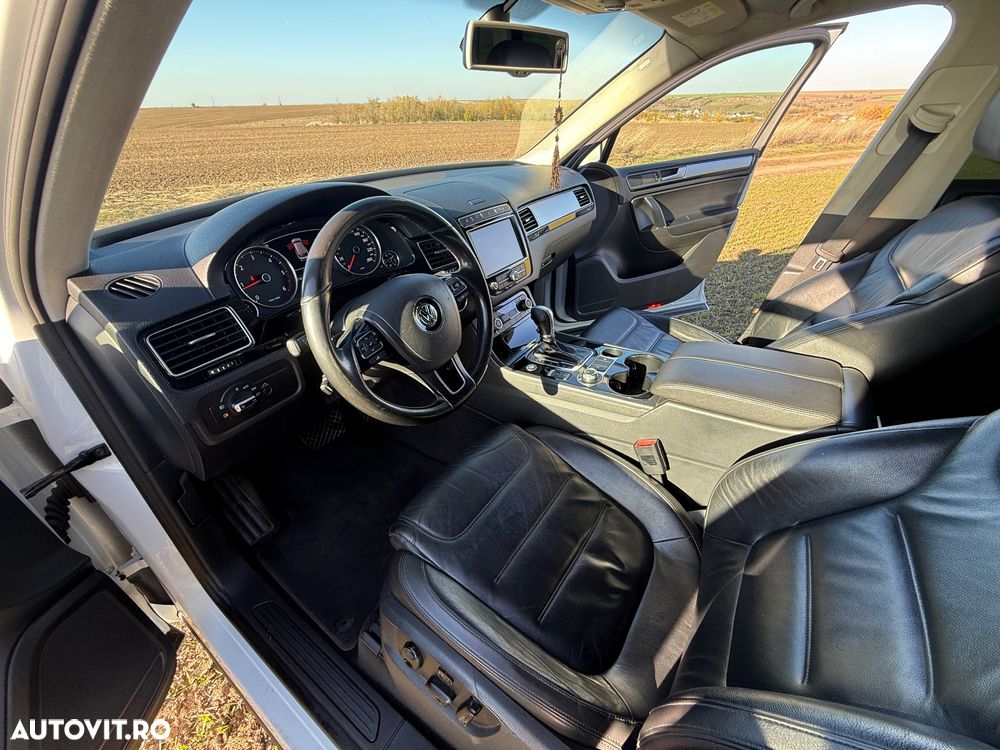 Volkswagen Touareg 3.0 V6 TDI BMT - 11