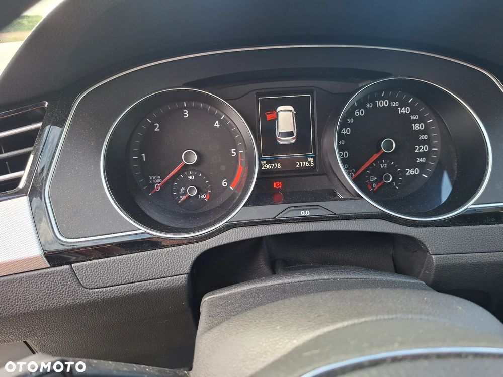 Volkswagen Passat 2.0 TDI (BlueMotion Technology) DSG Comfortline - 11