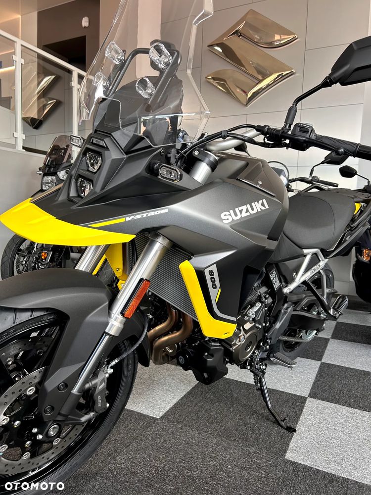 Suzuki V-STROM - 1