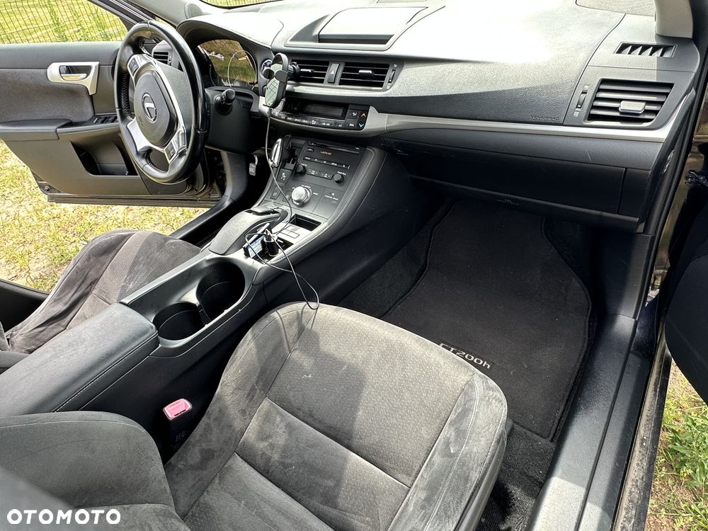 Lexus CT - 11