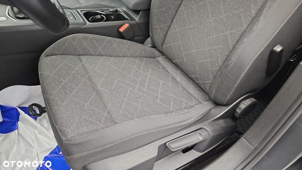 Volkswagen Golf - 12