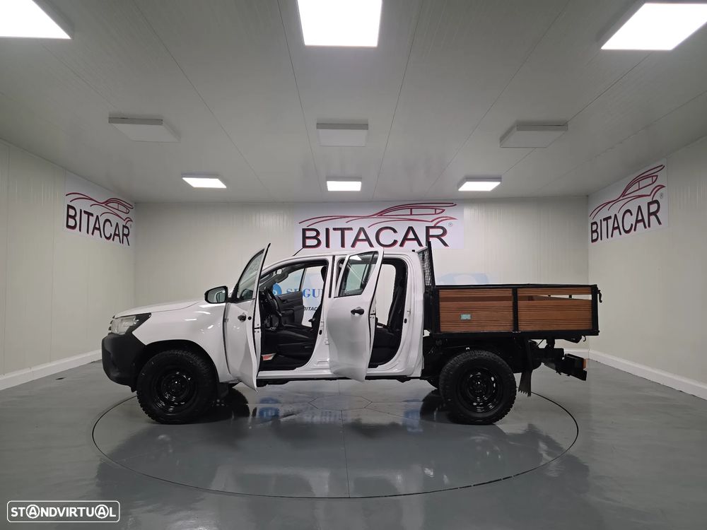 Toyota HILUX 2.4 D-4D 4WD CD CH - 15
