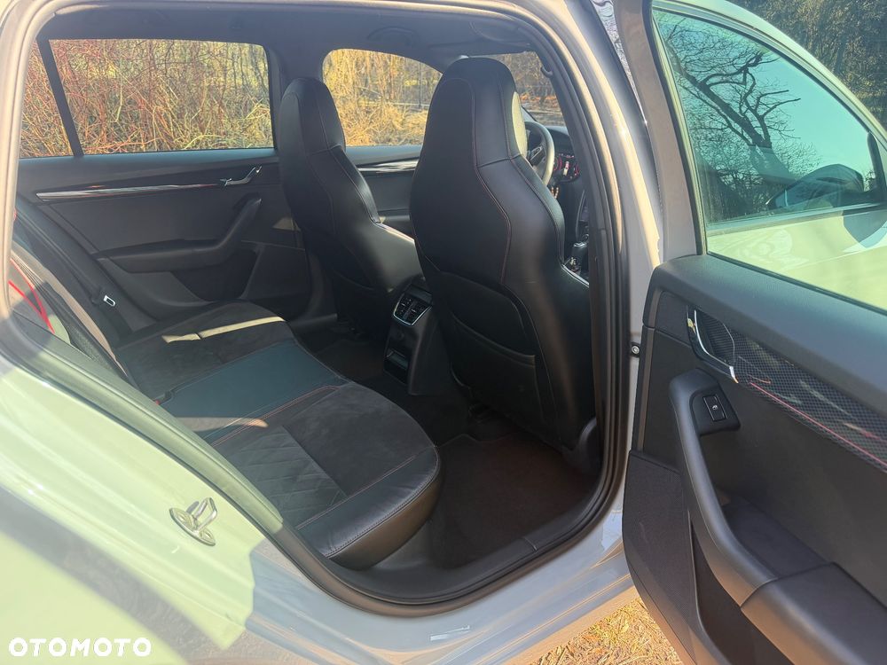 Skoda Octavia 2.0 TDI 4x4 DSG RS - 7