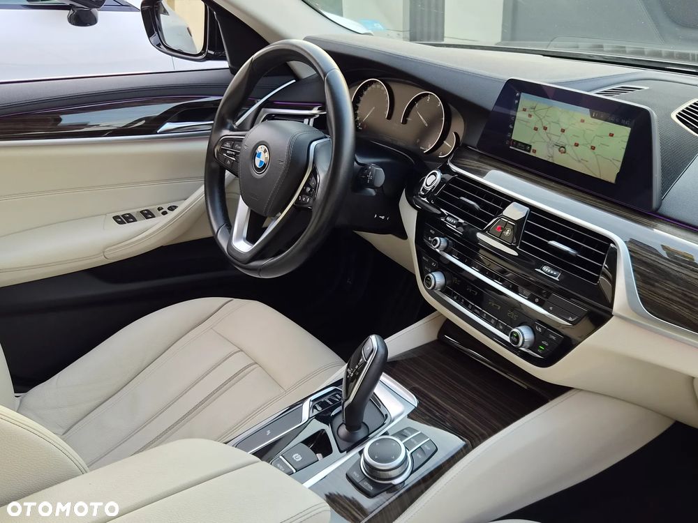 BMW Seria 5 520d xDrive Luxury Line sport - 7