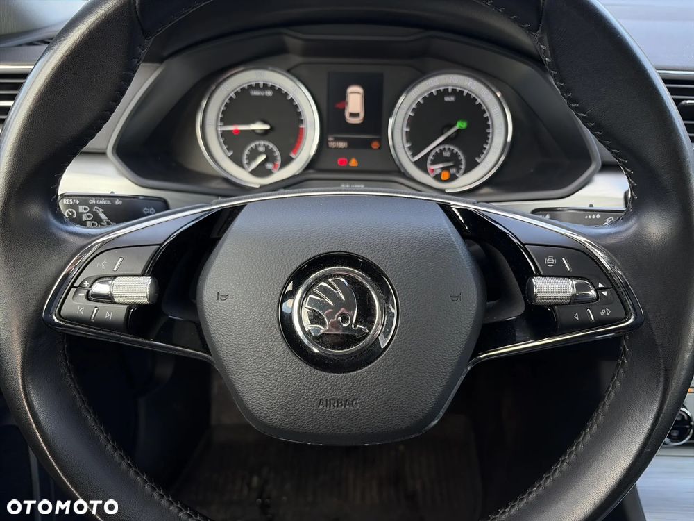 Skoda Superb 2.0 TDI SCR Ambition DSG - 12