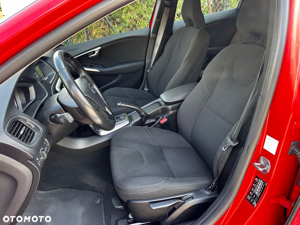Volvo V40 D2 Momentum - 21