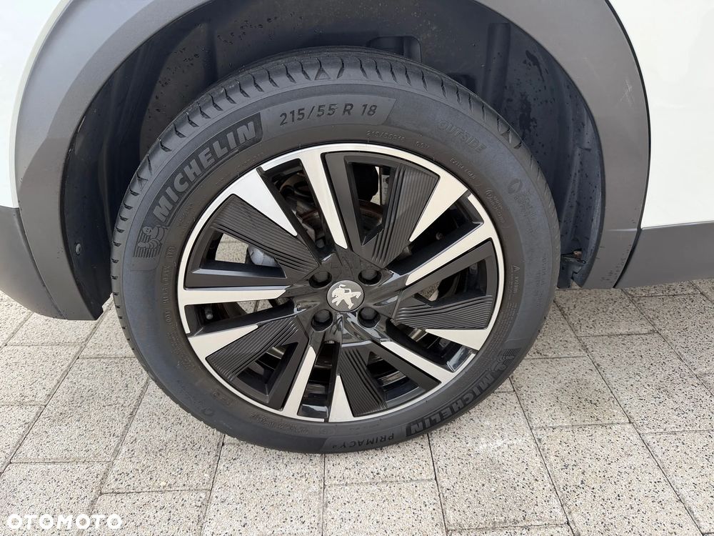 Peugeot 2008 PureTech 155 EAT8 GT Pack - 12