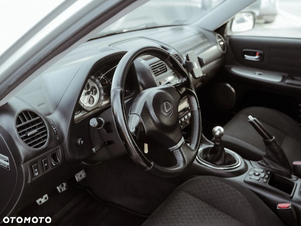 Lexus IS 200 SC Prestige - 27