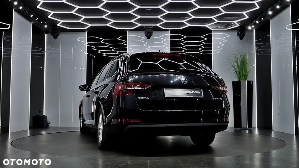 Skoda Superb 2.0 TDI Ambition DSG - 5