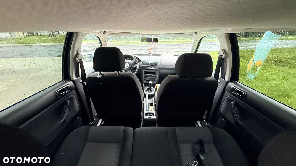 Volkswagen Golf - 5