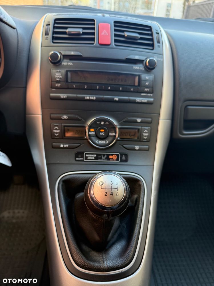 Toyota Auris 1.6 2010 - 12